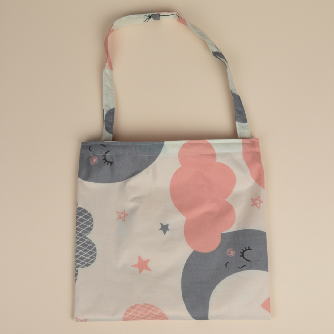 غطاء الرضاعة – روز كلاود - Nursing Cover - Rose Cloud | Luly Baby - غطاء رضاعة عملي يمنح الأم خصوصية وراحة أثناء الرضاعة الطبيعية