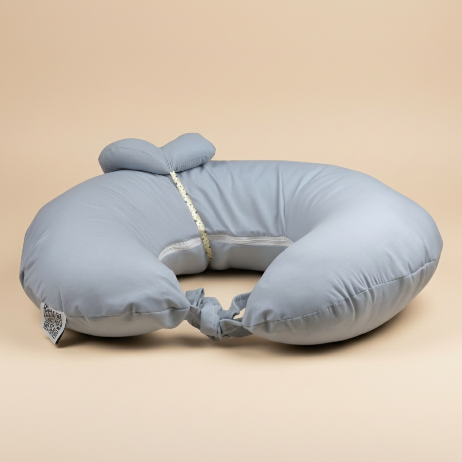 وسادة الرضاعة – رمادي سادة - Nursing Pillow – Plain Gray | Luly Baby - وسادة رضاعة مريحة تدعم وضعية صحية للأم والطفل أثناء الرضاعة