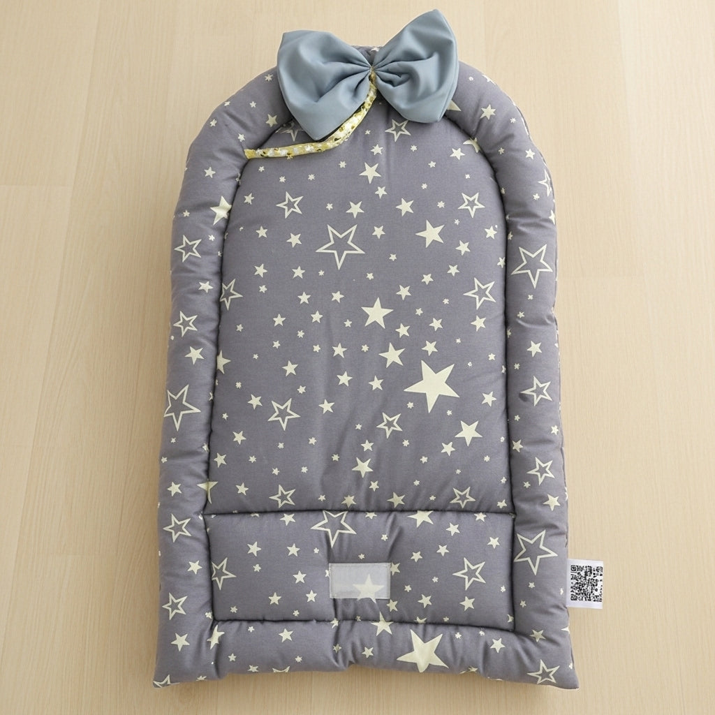 مفرش تغيير جراي ستار - Changing Mat – Gray star | Luly Baby - مفرش تغيير حفاضات عملي ومقاوم للماء لتغيير الحفاض بسهولة وأمان