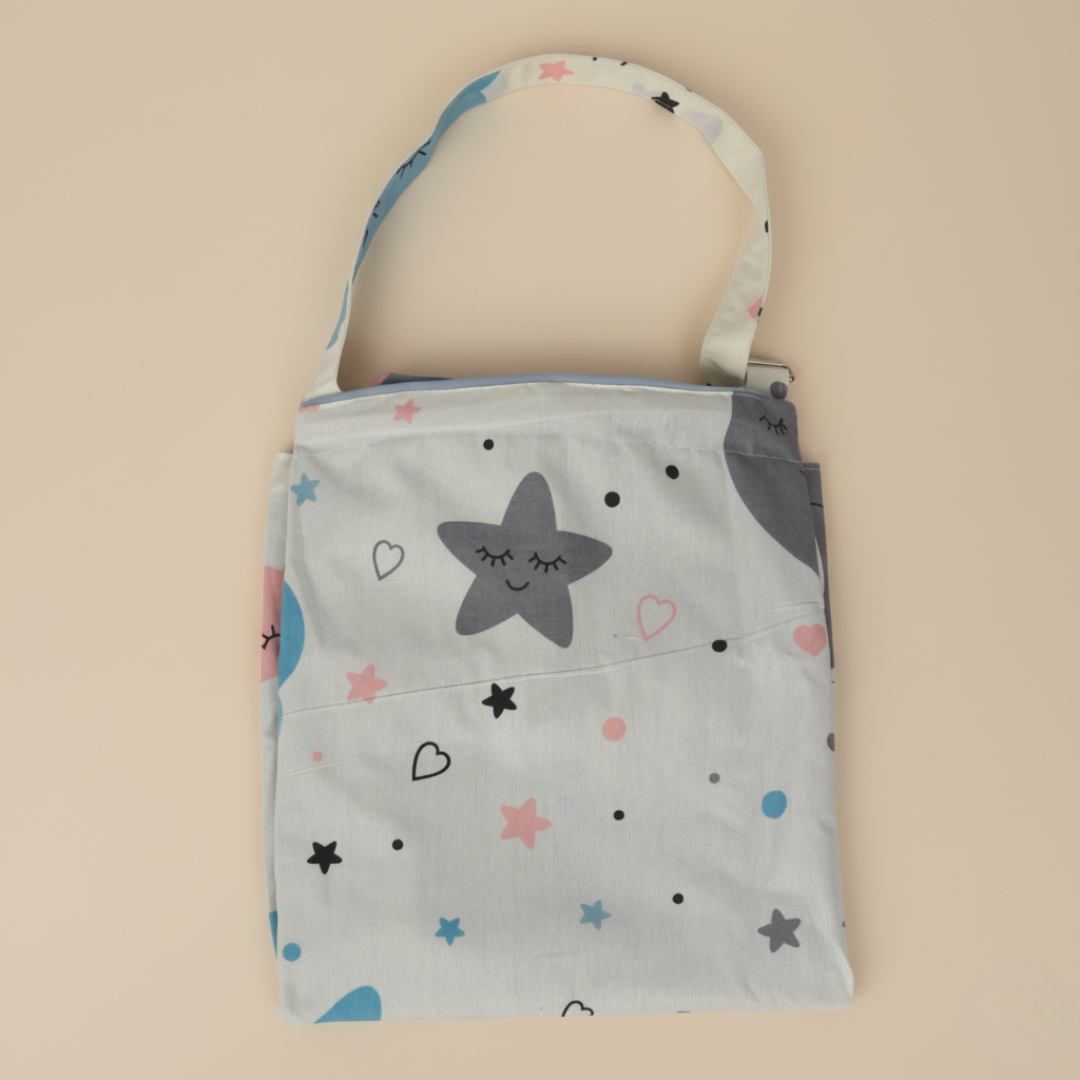 غطاء الرضاعة – ذا بلو كلاود - Nursing Cover - The Blue Cloud | Luly Baby - غطاء رضاعة عملي يمنح الأم خصوصية وراحة أثناء الرضاعة الطبيعية