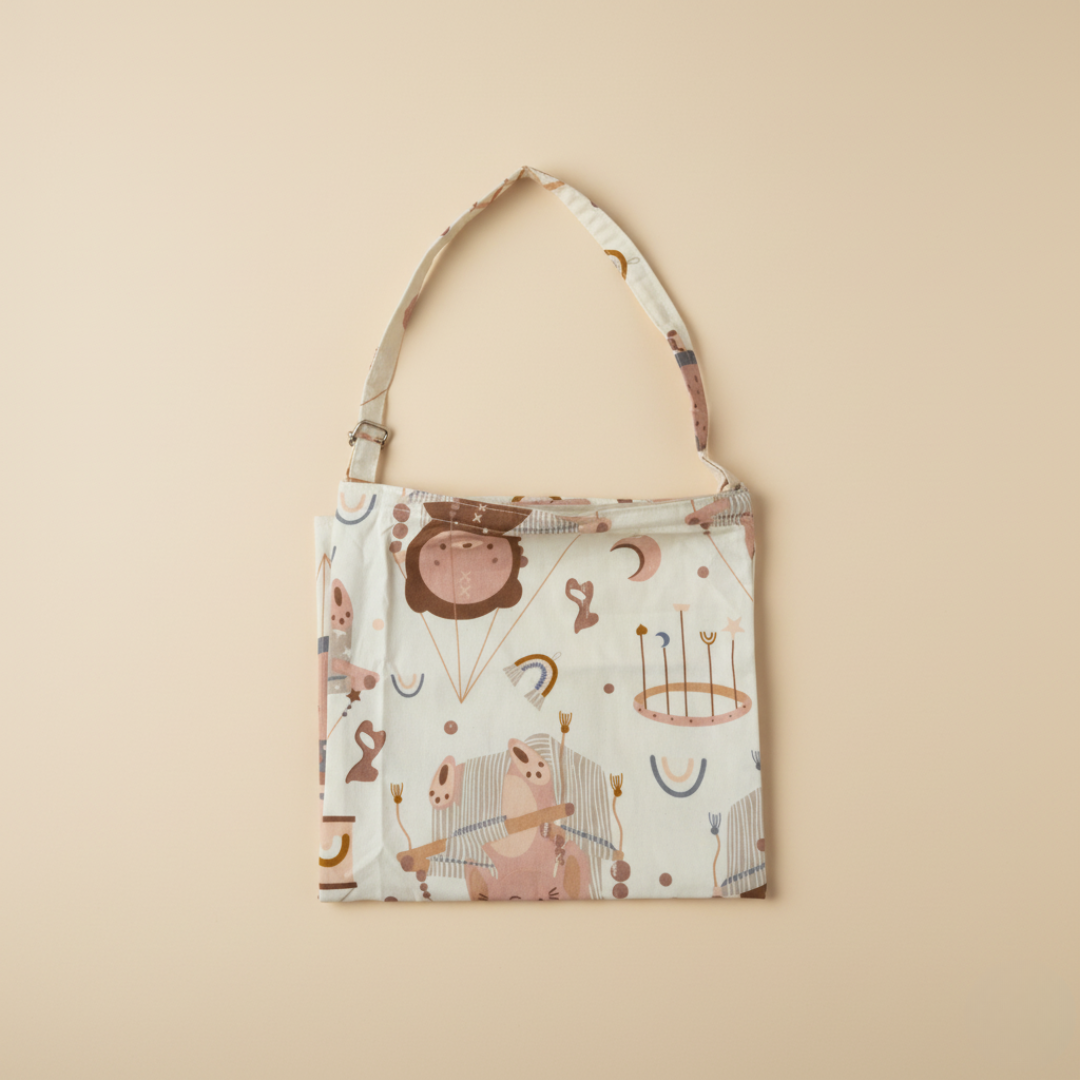 غطاء الرضاعة – دريمي بيج - Nursing Cover - Dreamy Beige | Luly Baby - غطاء رضاعة عملي يمنح الأم خصوصية وراحة أثناء الرضاعة الطبيعية