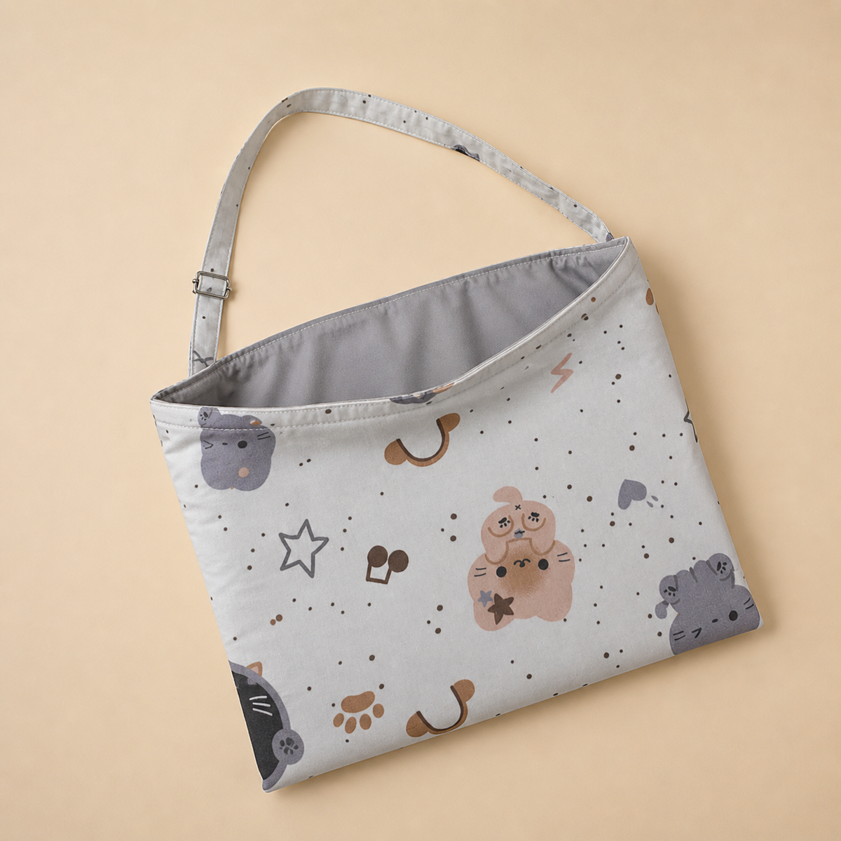 غطاء الرضاعة – كوزي كاتس - Nursing Cover - Cozy Cats | Luly Baby - غطاء رضاعة عملي يمنح الأم خصوصية وراحة أثناء الرضاعة الطبيعية