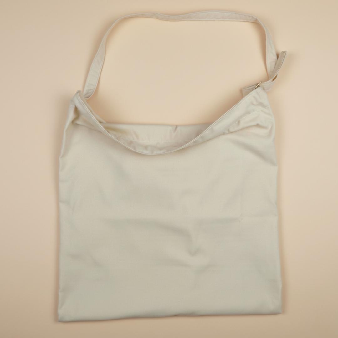 غطاء الرضاعة – بيج سادة - Nursing Cover - Plain Beige | Luly Baby - غطاء رضاعة عملي يمنح الأم خصوصية وراحة أثناء الرضاعة الطبيعية
