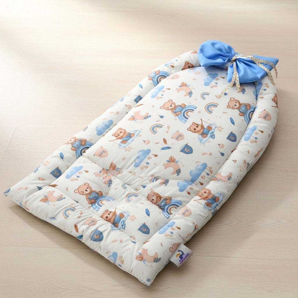 مفرش تغيير براون آند بلو هاجز - Changing Mat – Brown & Blue Hugs | Luly Baby - مفرش تغيير حفاضات عملي ومقاوم للماء لتغيير الحفاض بسهولة وأمان